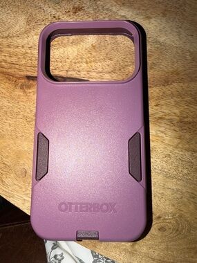 OtterBox Protective Phone Case in Dusty Purple Brand New I Phone 17 pro
